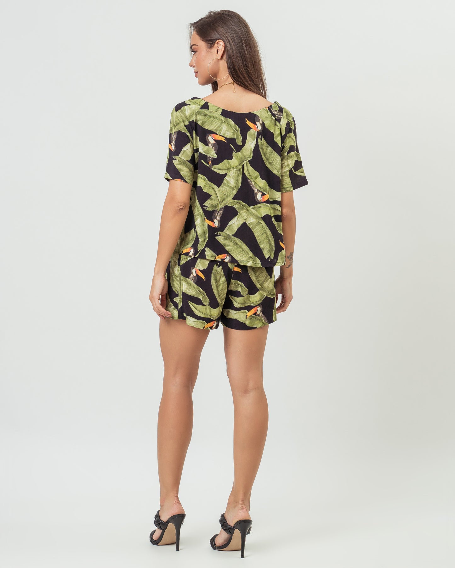CAMISETA AVENTURA TUCANO FOLHAGEM