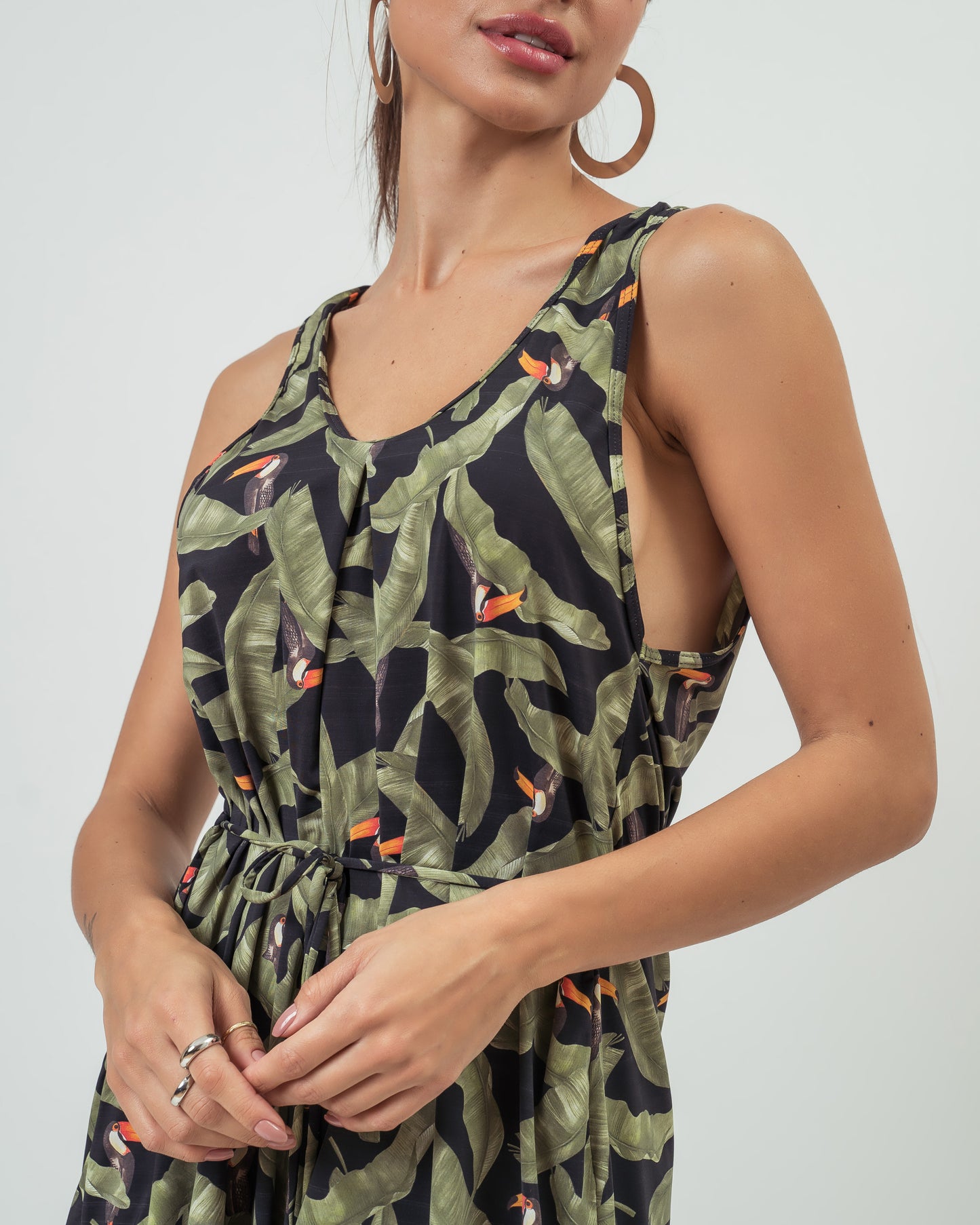 VESTIDO REGATA TUCANO FOLHAGEM