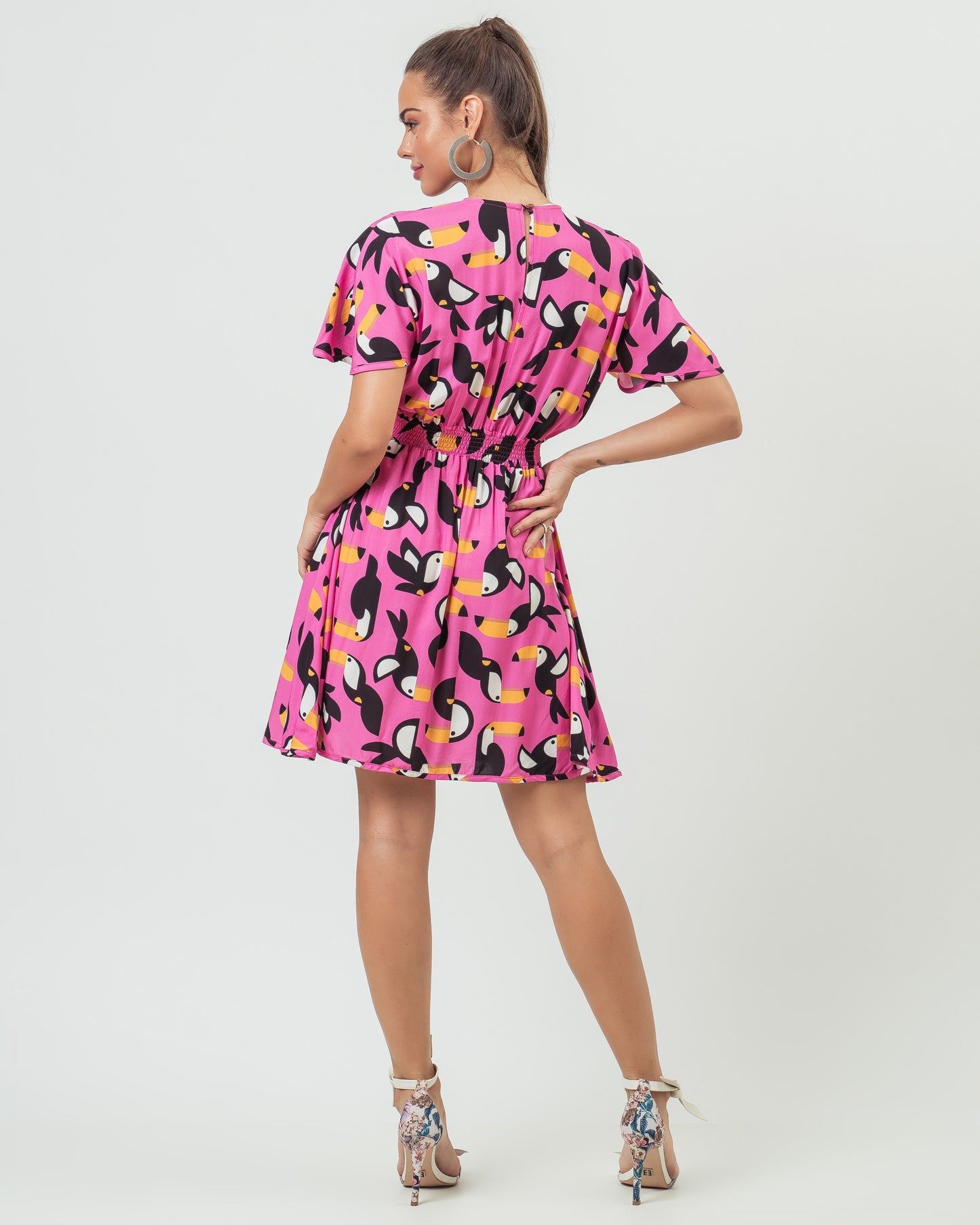 VESTIDO LASTEX NAZARÉ TUCANO ROSA CHOQUE