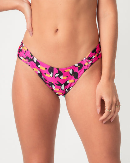 CALÇA FRANZIDO LATERAL TULUM TUCANO ROSA CHOQUE