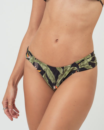 CALÇA FRANZIDO LATERAL TULUM TUCANO FOLHAGEM